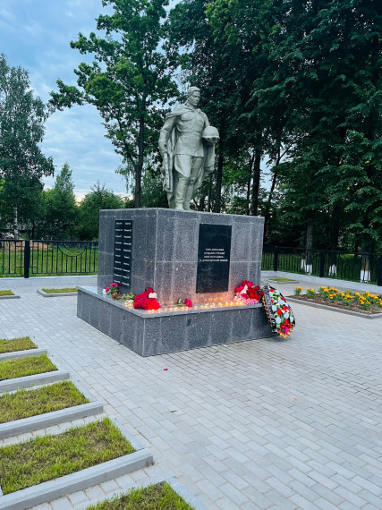 22.06.2025 г. АКЦИЯ «СВЕЧА ПАМЯТИ» В ДУБРОВКЕ .